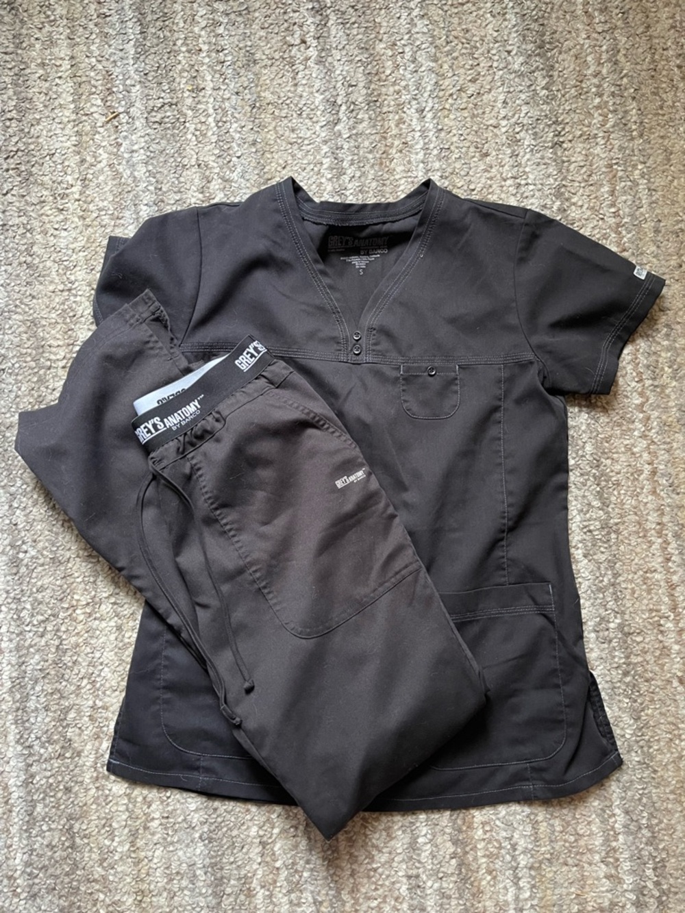 Women’s Greys Anatomy Scrub Outfits Size XS!